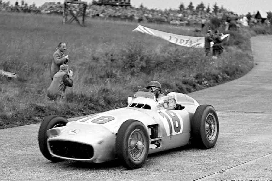 Fangio-Mercedes-W196.jpg