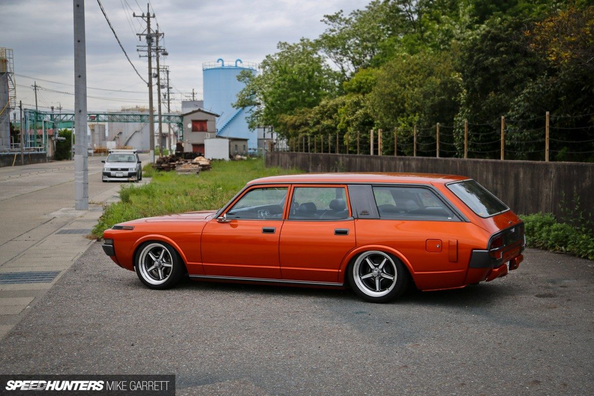 V8-Crown-Wagon-2-copy-1200x800.jpg