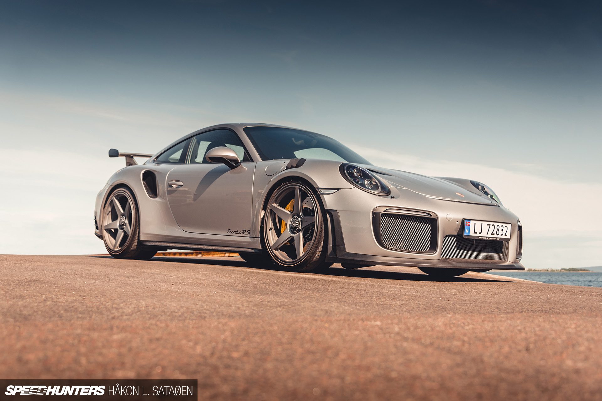 Speedhunters_Porsche_911_Turbo_RS_5.jpg