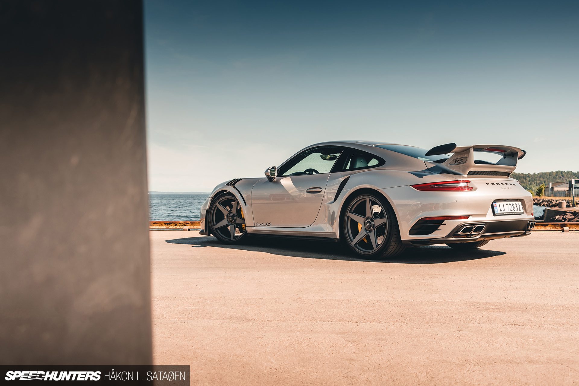 Speedhunters_Porsche_911_Turbo_RS_7.jpg