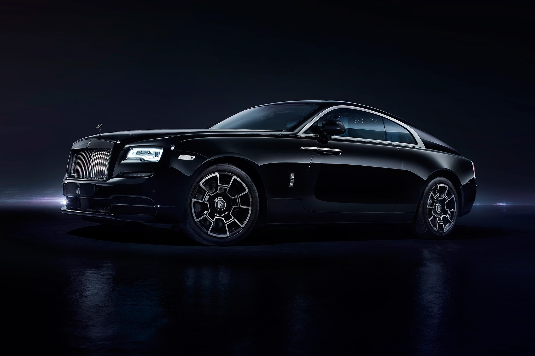 2017-Rolls-Royce-Wraith-Black-Badge-front-three-quarter-01.jpg