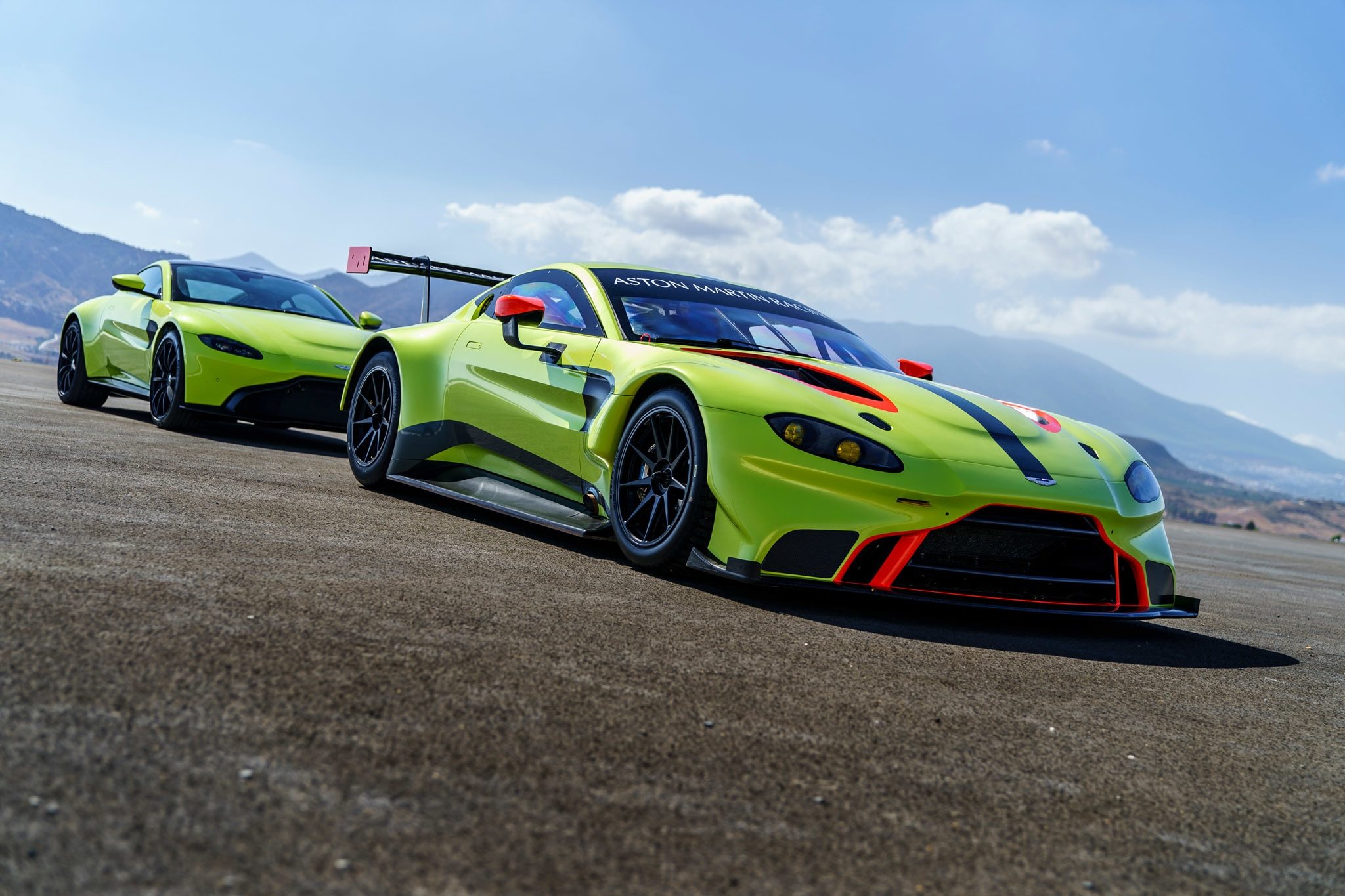 Aston-Martin-Racing_2018-Vantage-GTE_Aston-Martin-Vantage_01.jpg