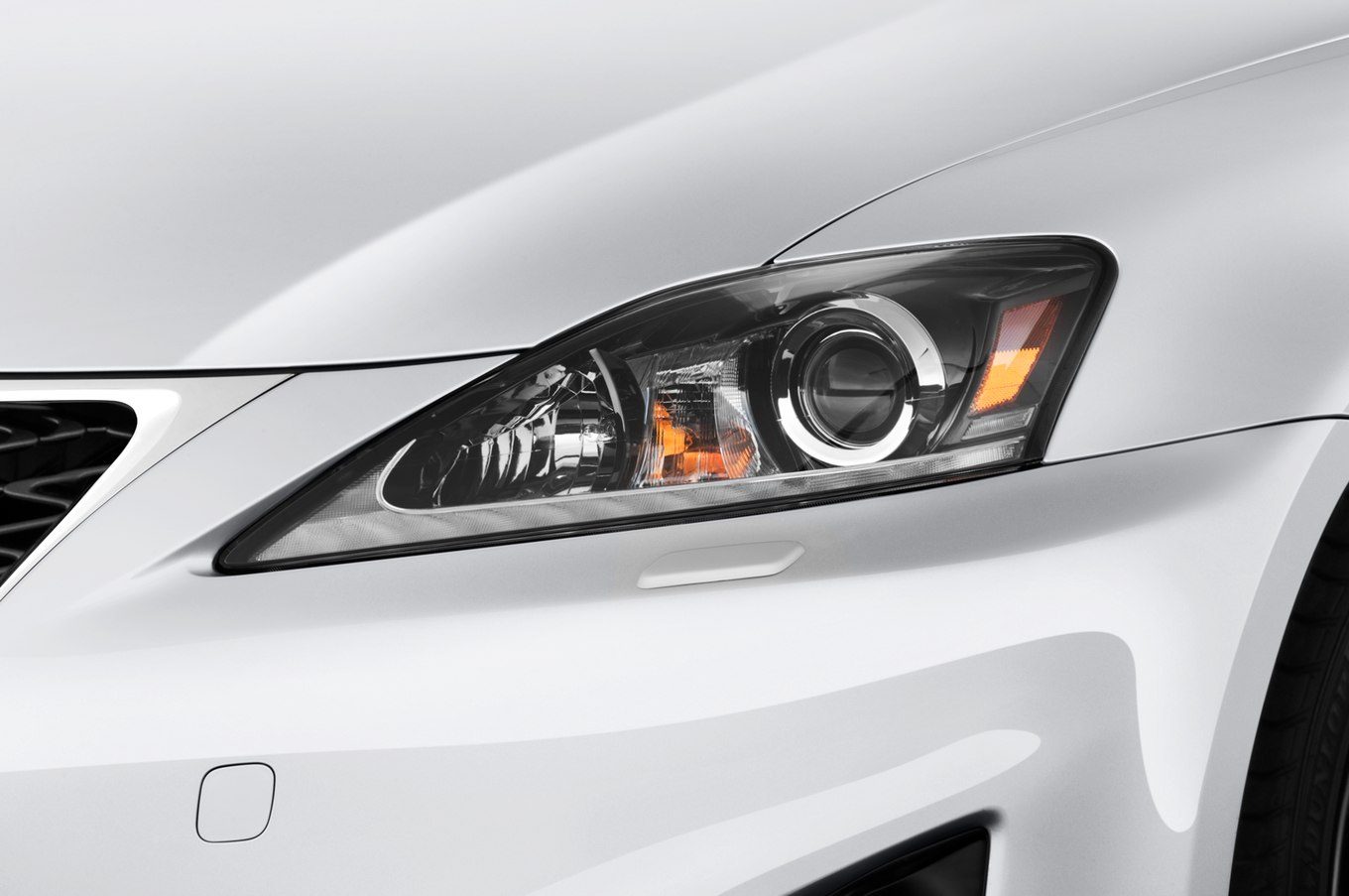 2012-lexus-is-350-rwd-sedan-headlight.png