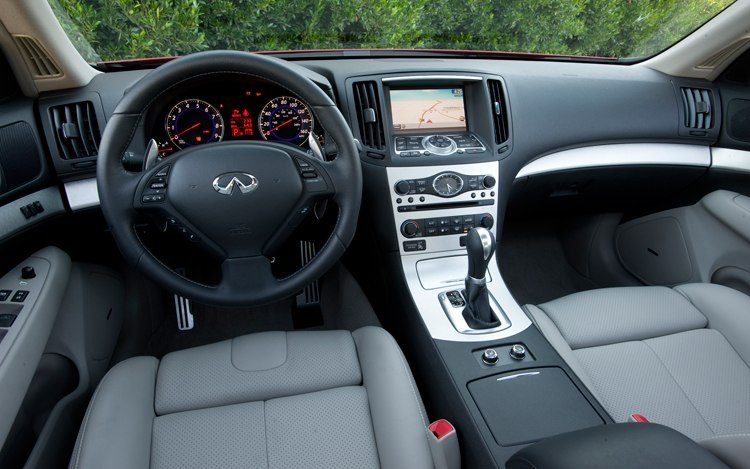 2009-Infiniti-G37-interior.jpg