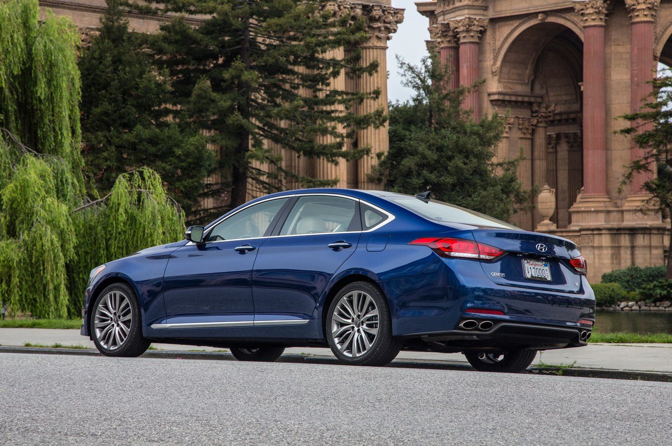 2015-Hyundai-Genesis-V8-rear-three-quarters.jpg