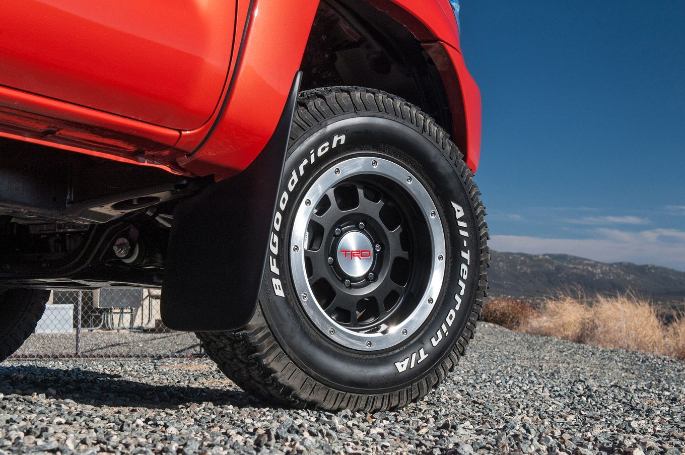 2015-Toyota-Tacoma-TRD-Pro-front-wheels.jpg