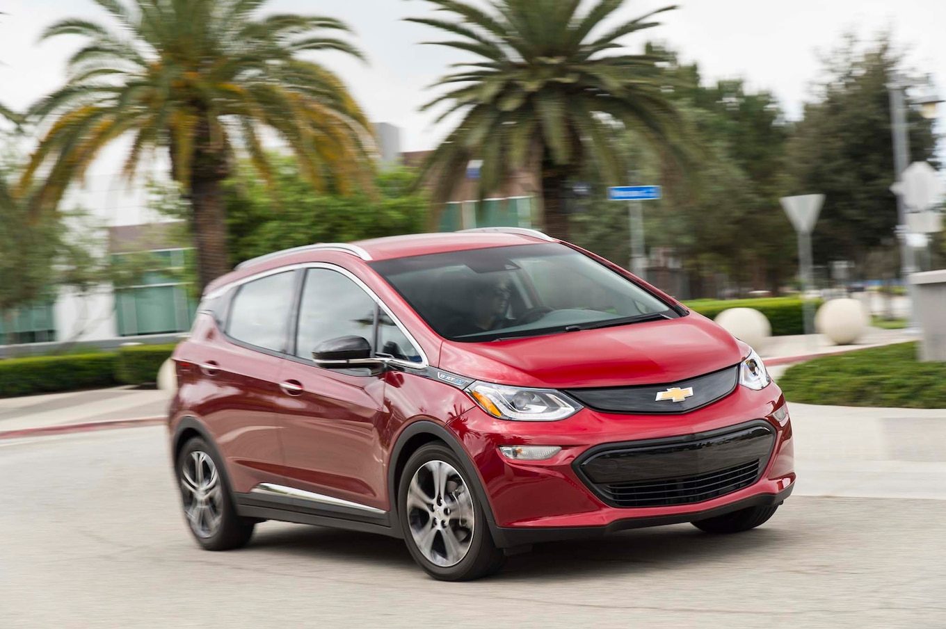 2017-Chevrolet-Bolt-EV-Premier-front-three-quarter-in-motion-17.jpg