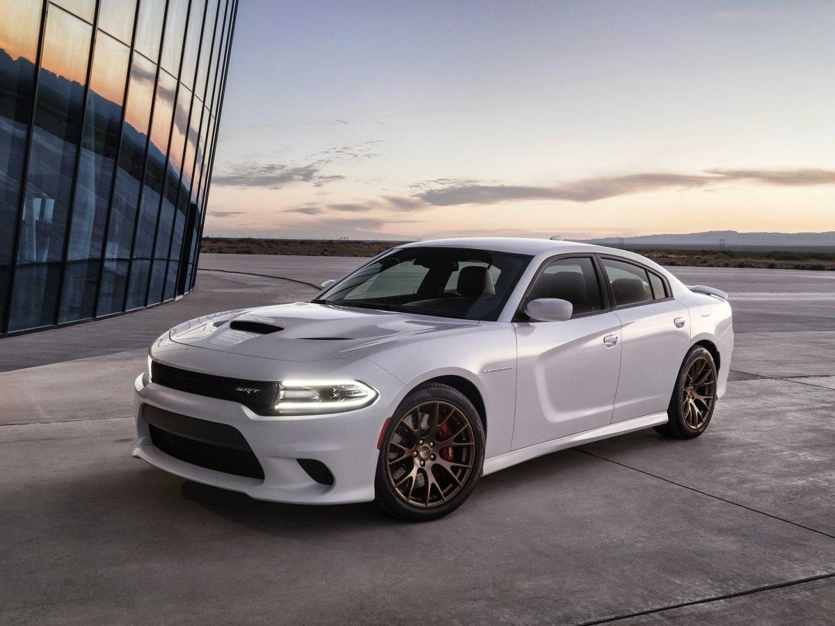 2015-dodge-charger-srt-hemi-hellcat.jpg