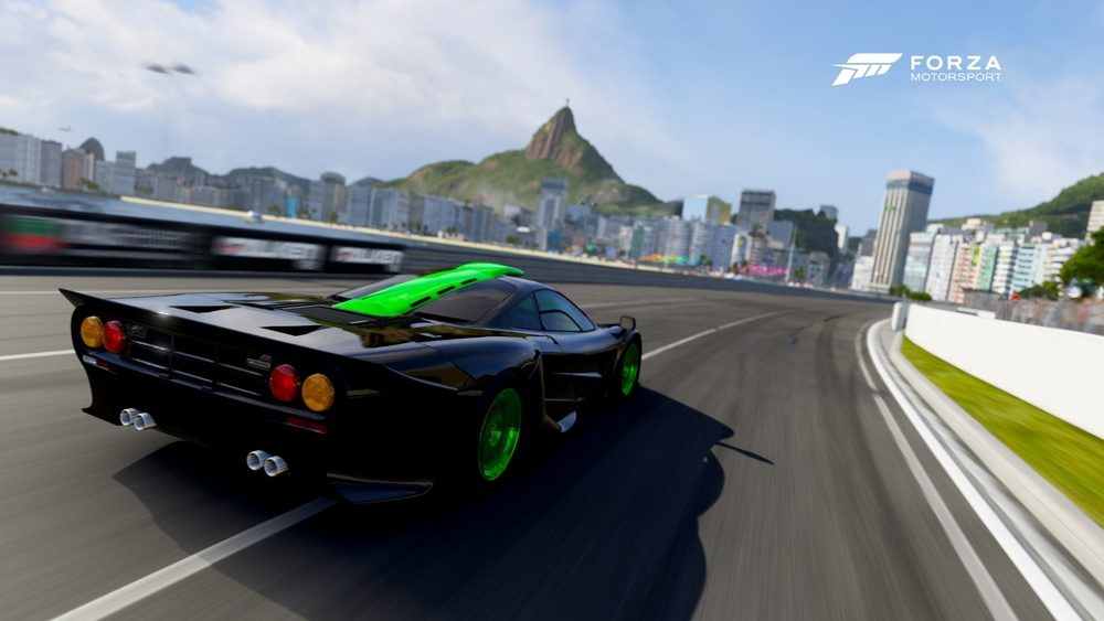 McLaren+F1+GT+1997+in+Rio+2.jpg