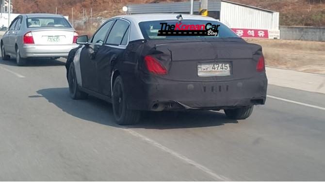 2016-hyundai-equus-spied-for-the-first-time-ahead-2015-detroit-autoshow-1.jpg