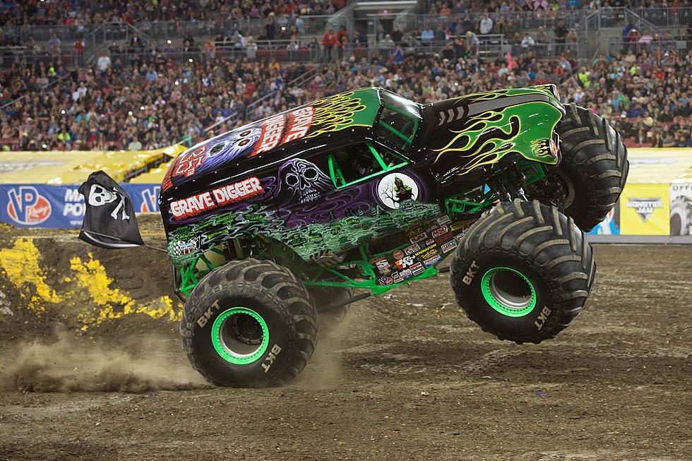 Monster-Jam-Grave-Digger_Eric-Stern.jpg