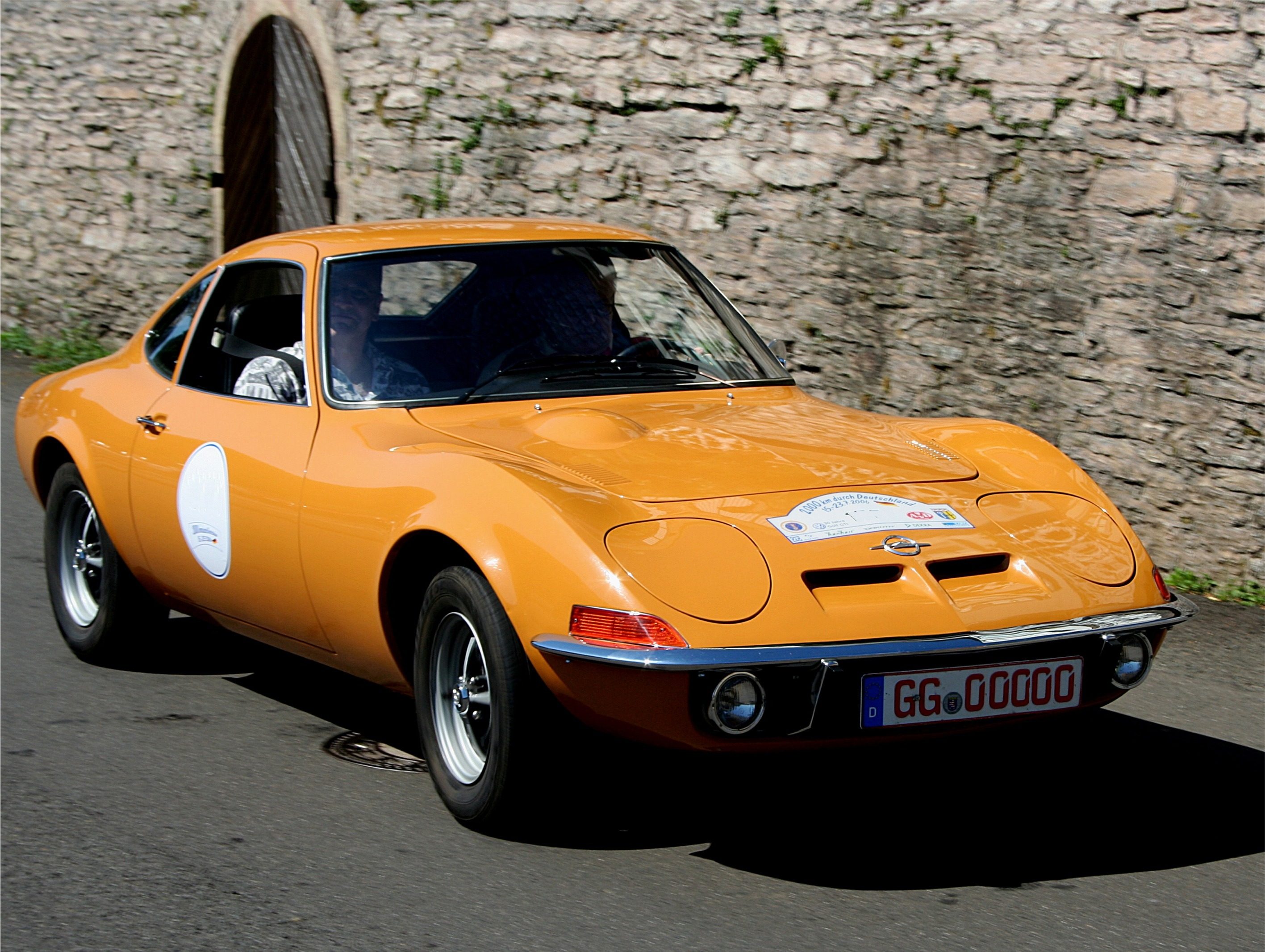 Opel_GT,_Bj._1973_am_16.07.2006.jpg