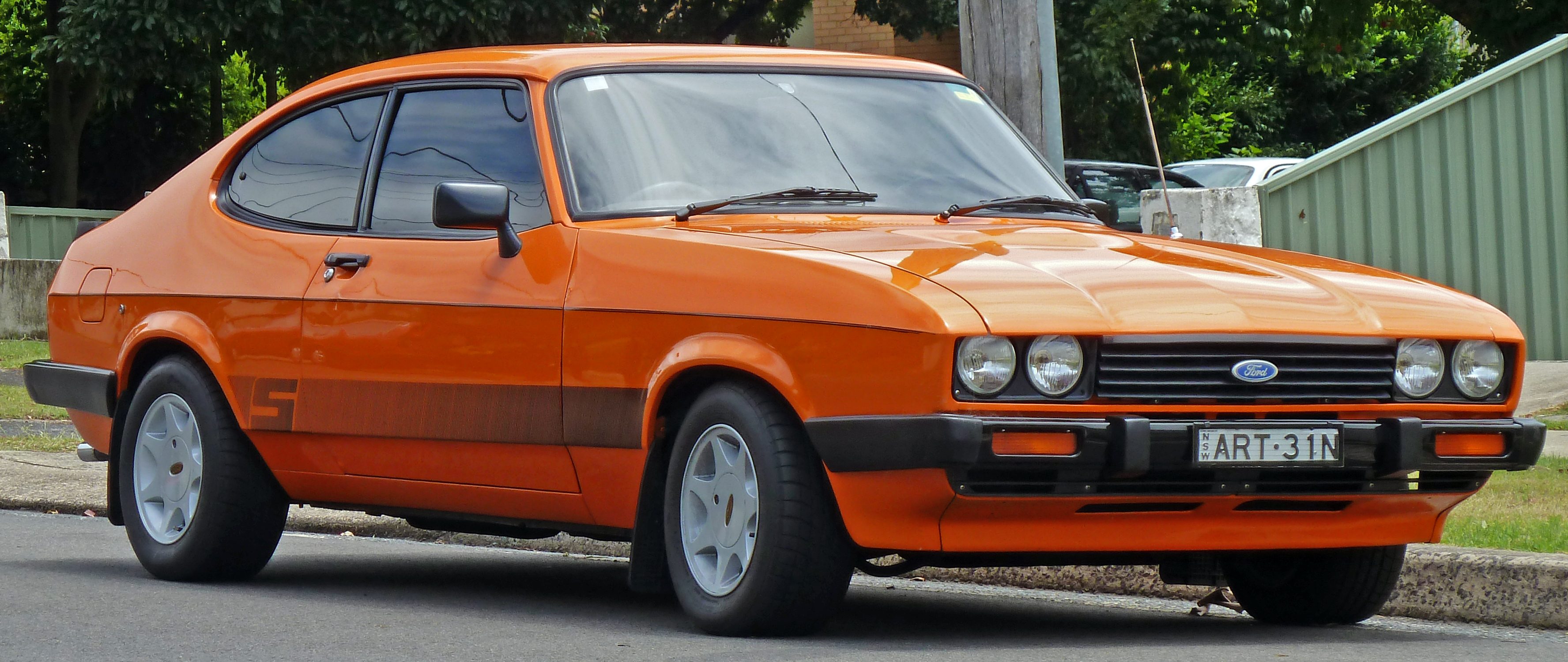 1977-1986_Ford_Capri_S_coupe_(2010-12-28).jpg