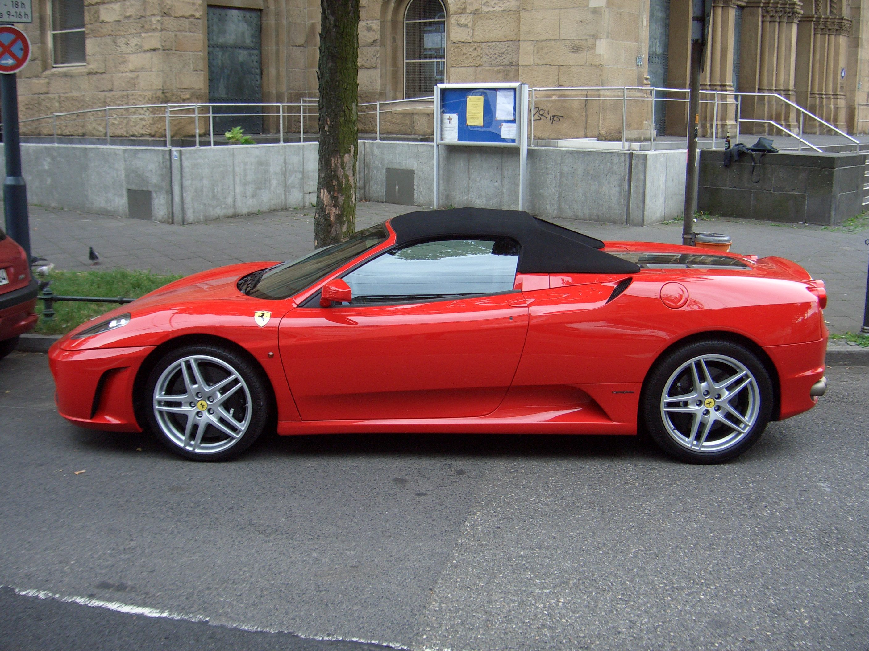 Ferrari_F430_Spider_from_2004_sideleft_2008-06-05_A.jpg