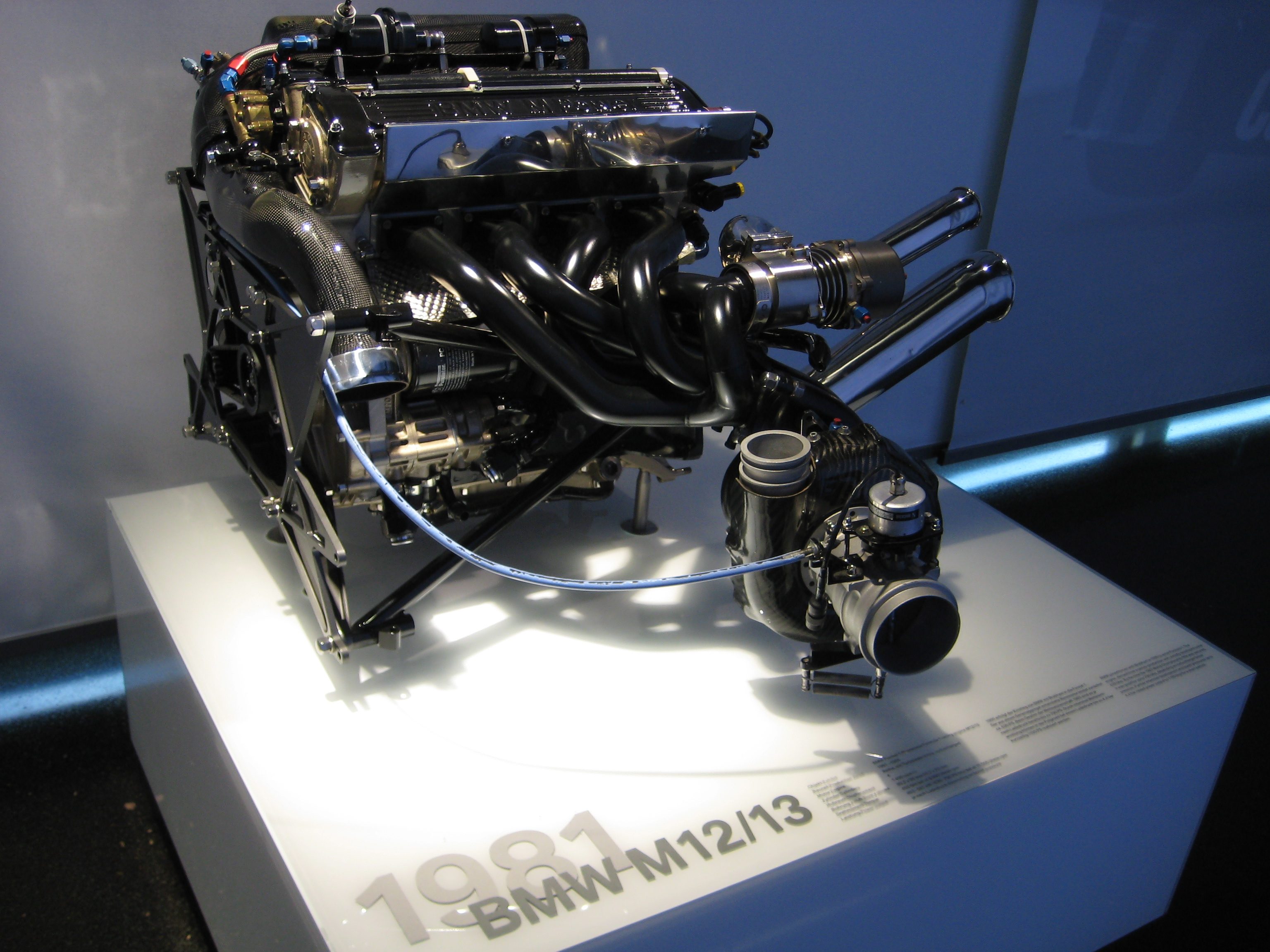 BMW_F1_Engine_M12_M13.JPG