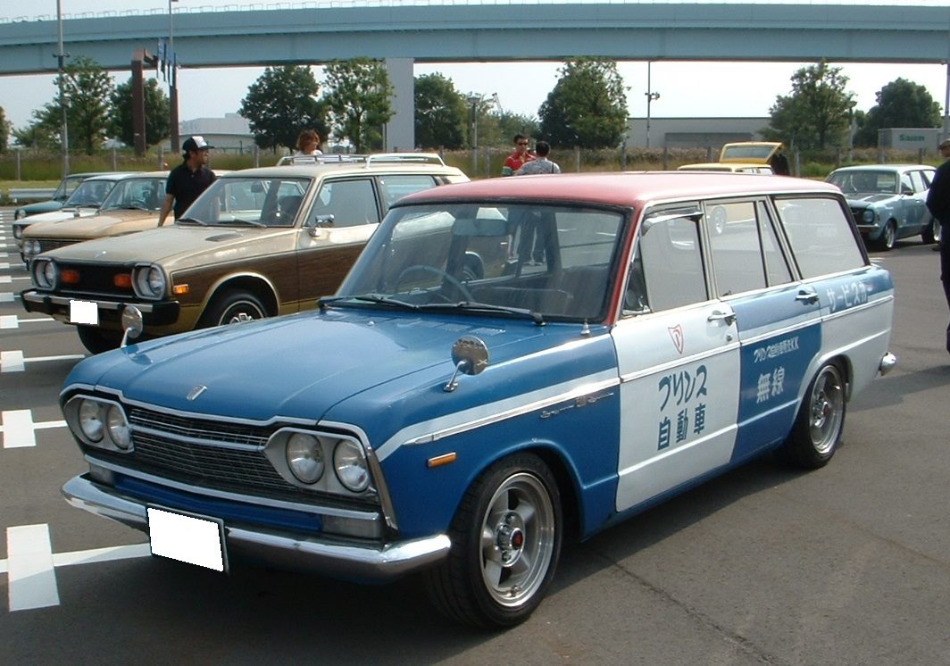 Nissan_Prince_Skyline_1500_Van_DeLuxe_V51B_front_view.jpg