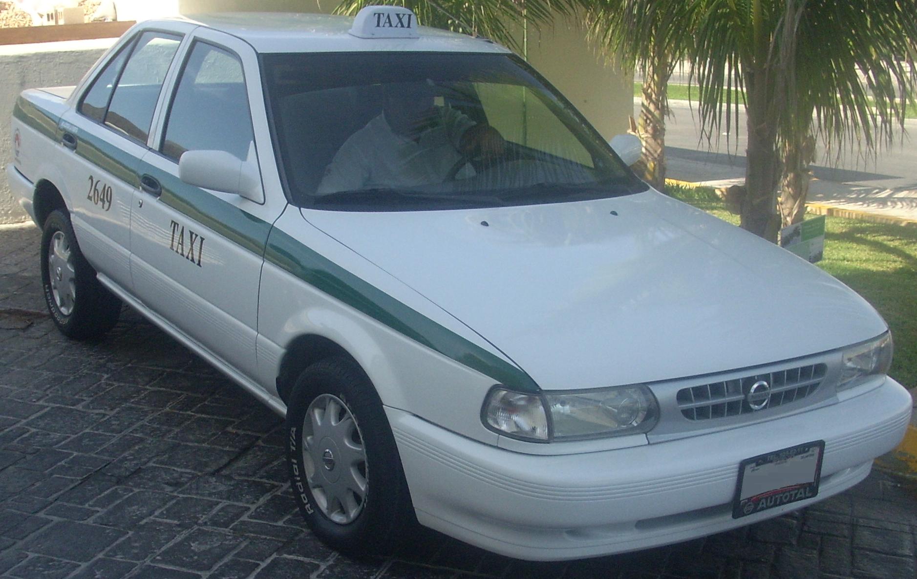 Nissan_Tsuru_Taxi.jpg