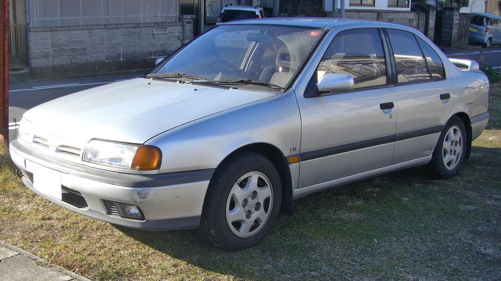 Nissan_Primera_1990.jpg