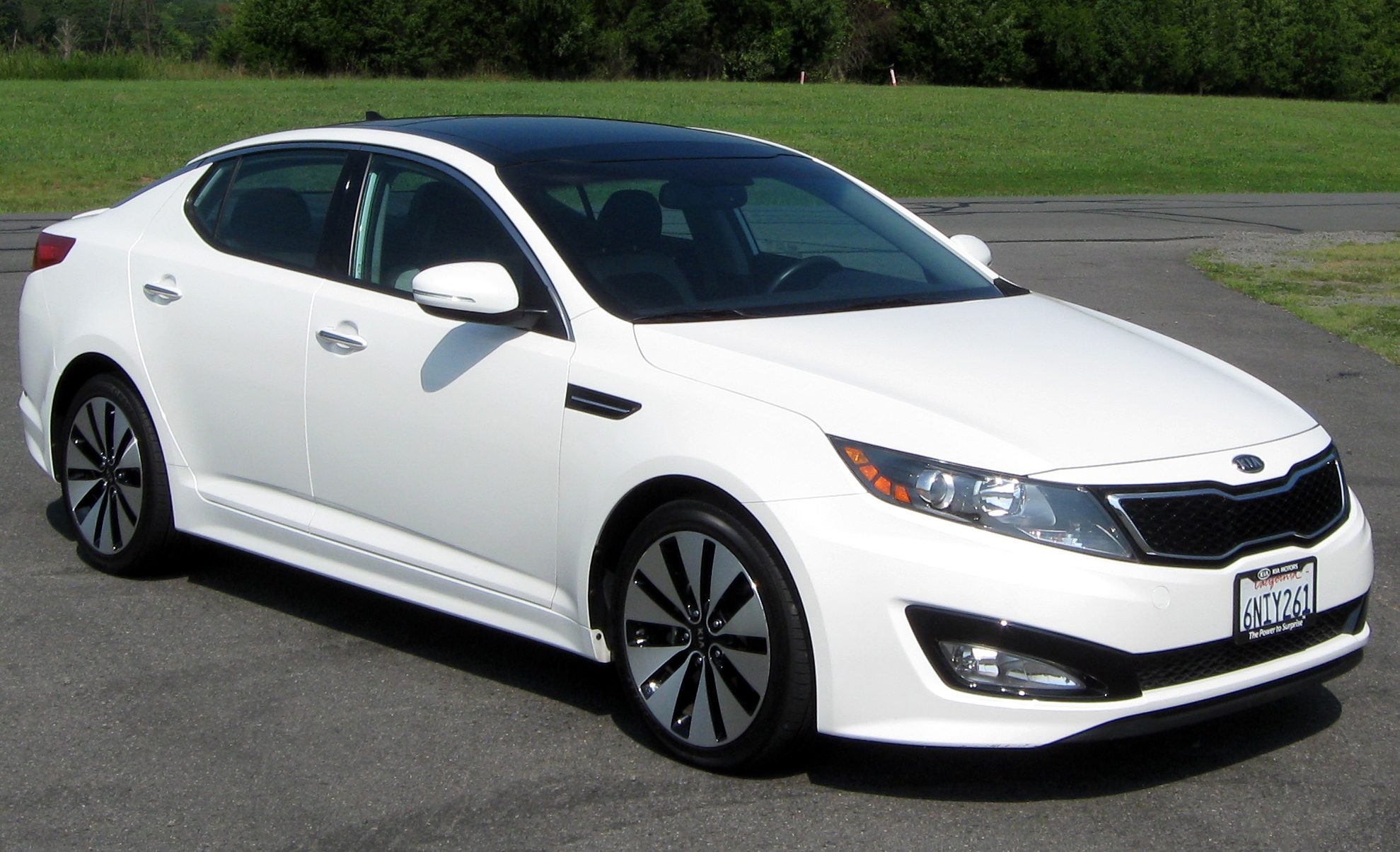 2011_Kia_Optima_SX_--_08-26-2011.jpg