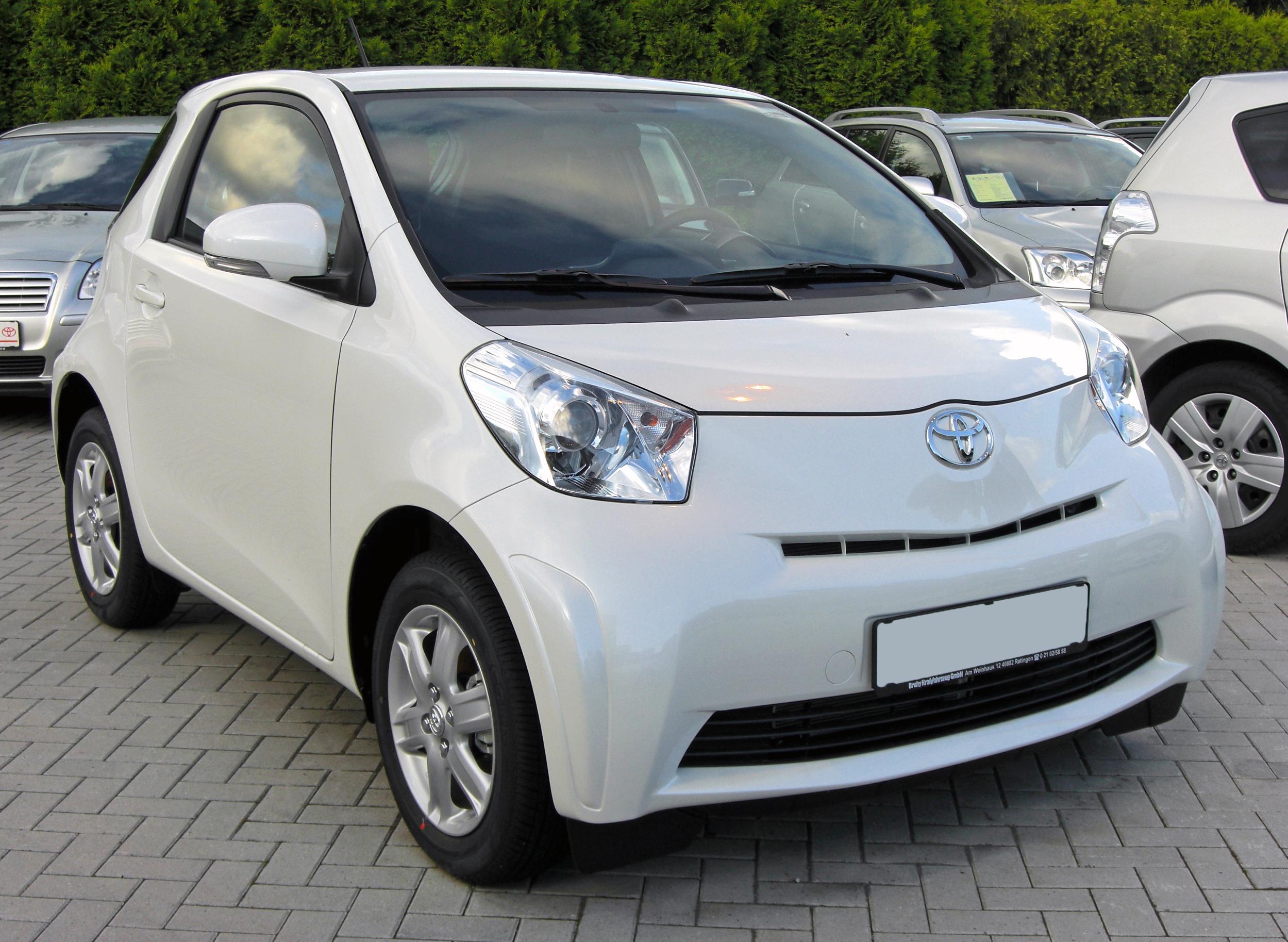 Toyota_iQ_20090621_front.JPG