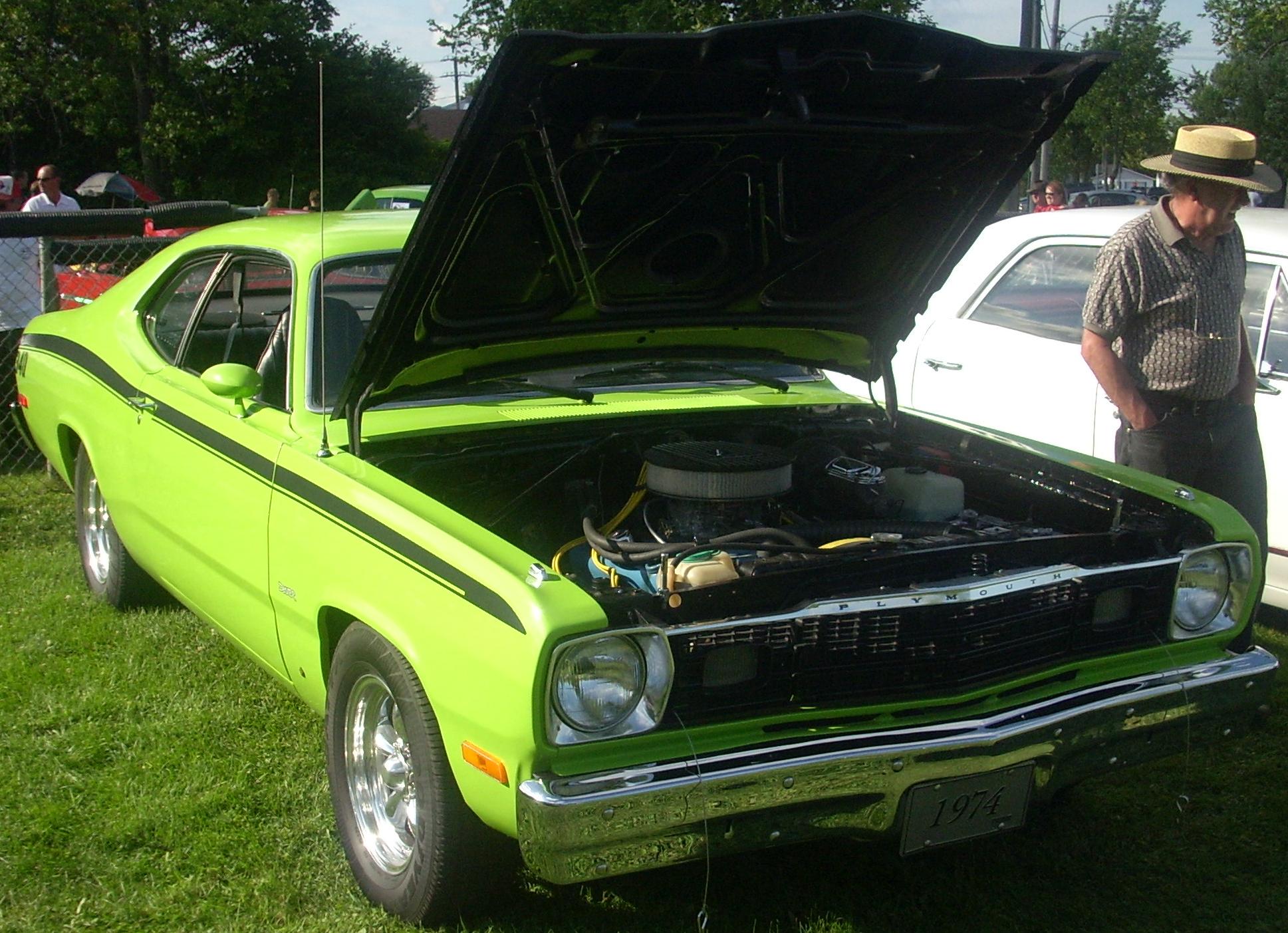 '74_Plymouth_Duster_(Rigaud).jpg