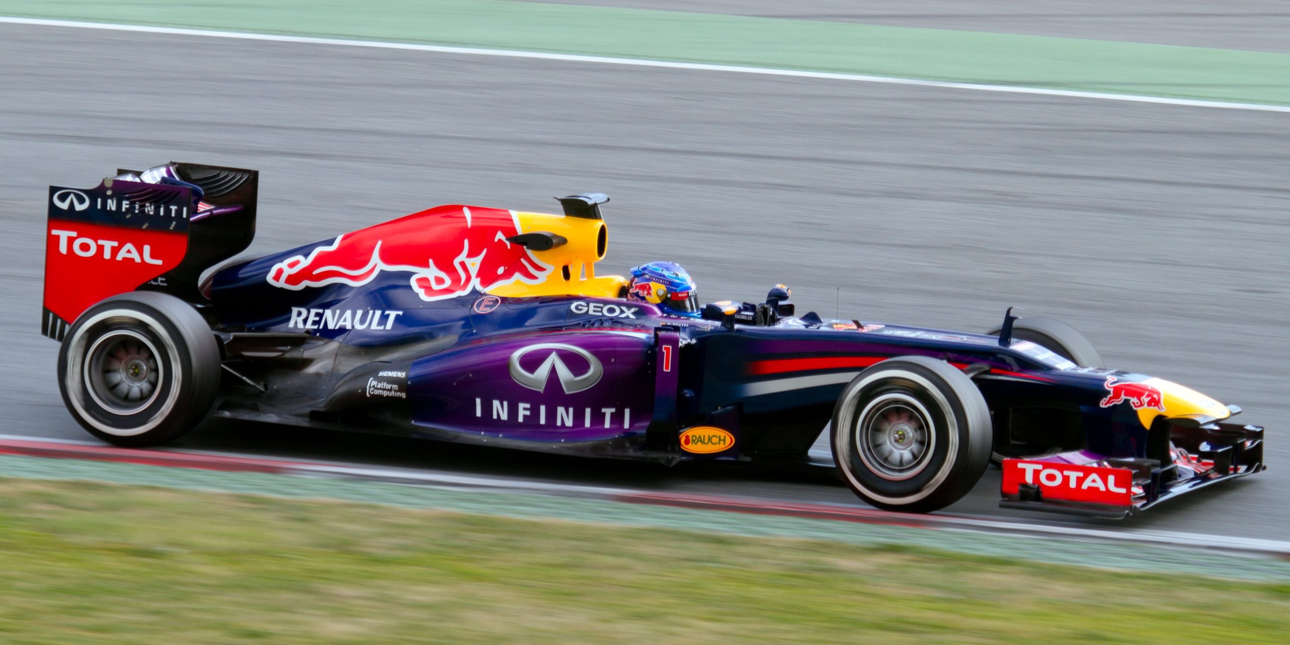 Sebastian_Vettel_2013_Catalonia_test_(19-22_Feb)_Day_1-1.jpg