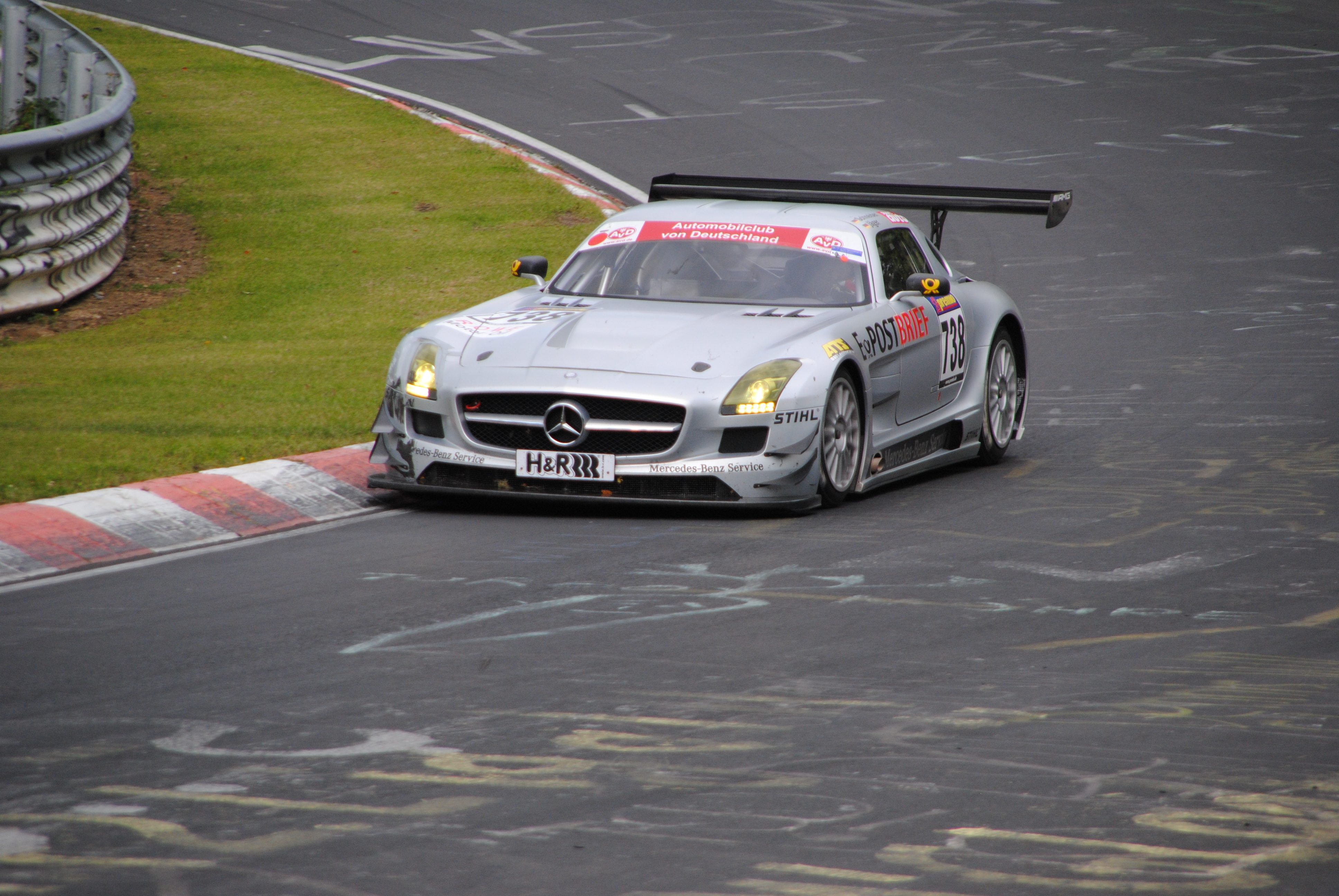 Mercedes-Benz_SLS_AMG_GT3_VLN_8_2010.JPG