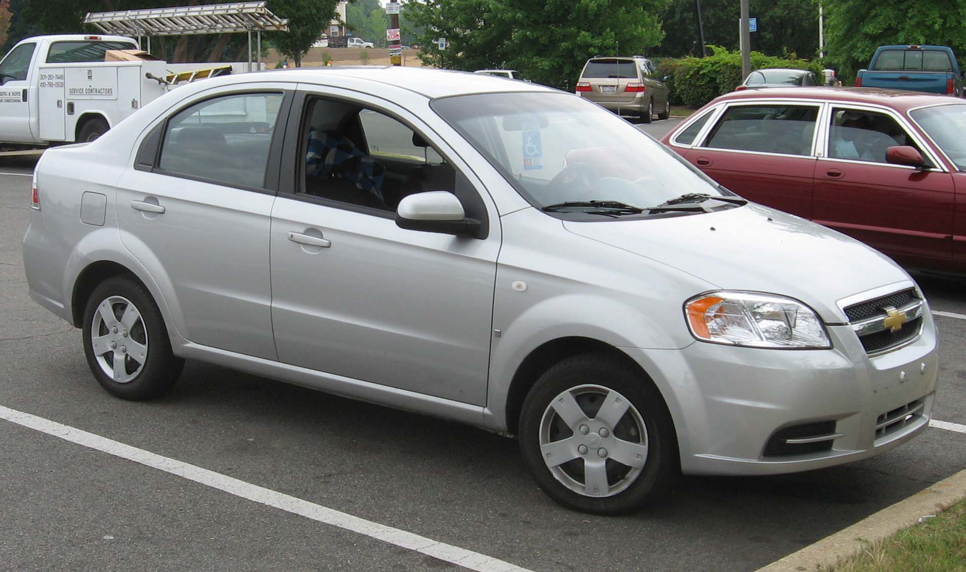 2007_Chevrolet_Aveo_sedan.jpg