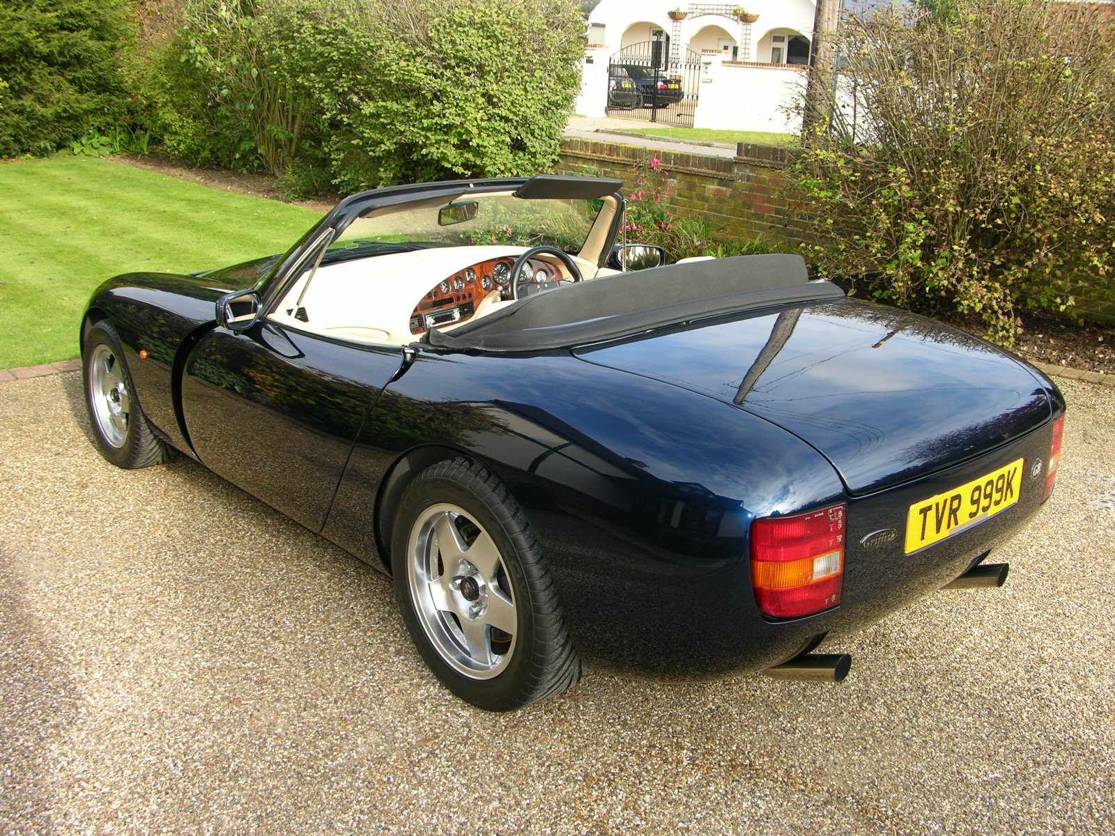 TVR_Griffith_400_-_003.jpg