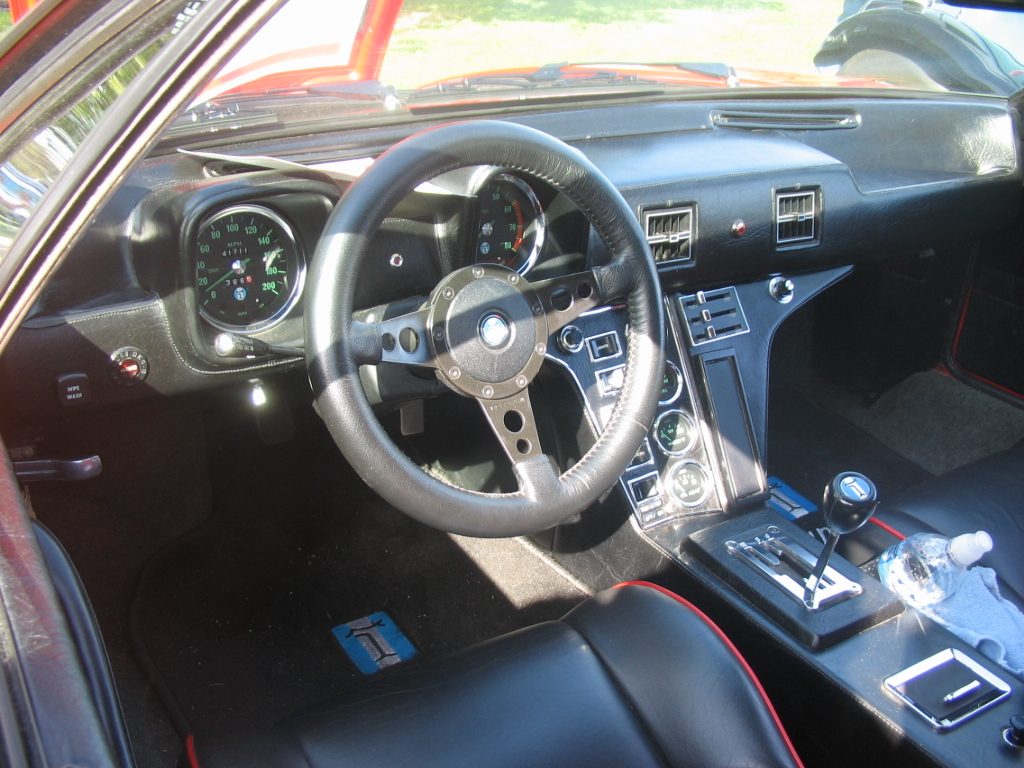 Detomaso_Pantera_Interior.JPG