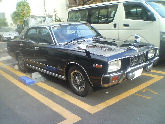 Nissan_Gloria_330.jpg