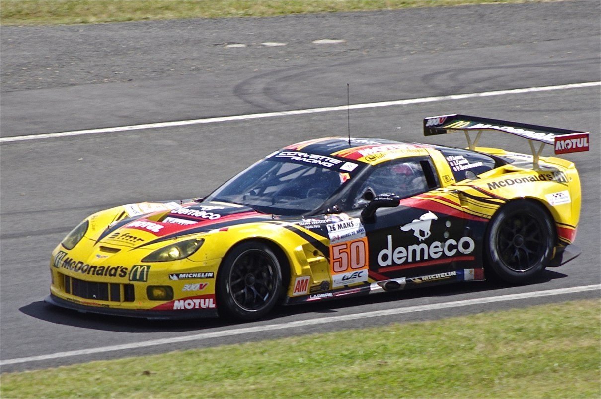 Chevrolet_Corvette_C6.R_Larbre_Comp%C3%A9tition_Le_Mans_2012.jpg