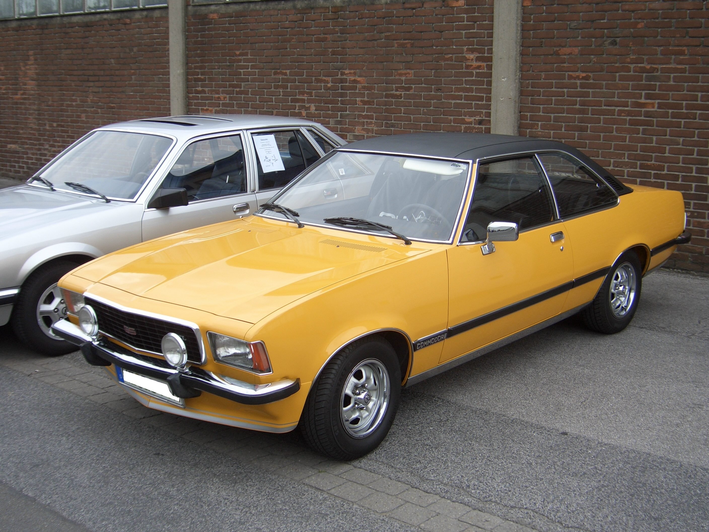 Opel_Commodore_B_GS_1972-1977_frontleft_2008-08-17_U.jpg