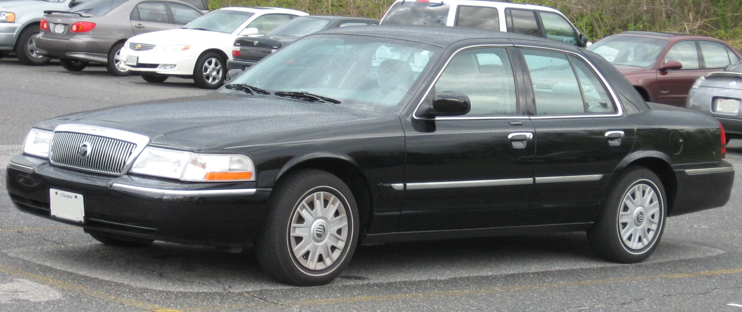 2003-05_Mercury_Grand_Marquis.jpg