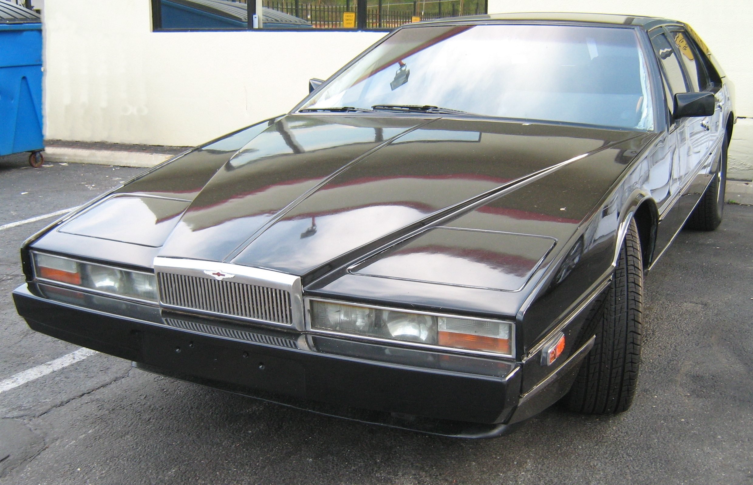 Aston_Martin_Lagonda_md-f.jpg