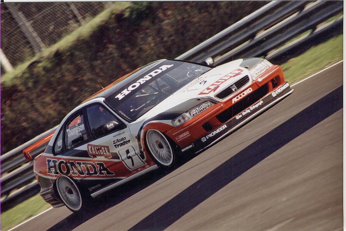 James_Thompson_1998_BTCC.jpg