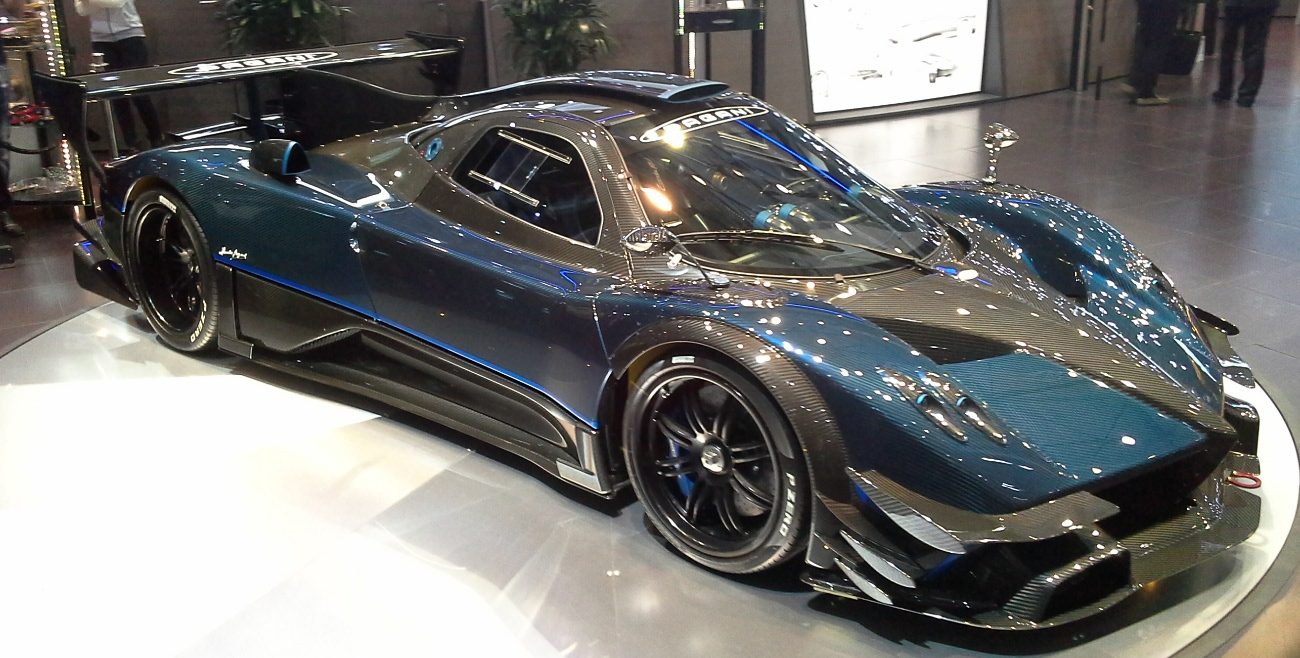 Pagani_Zonda_Revolucion_01_--_Geneva_Motor_Show_--_2014-03-09.jpg