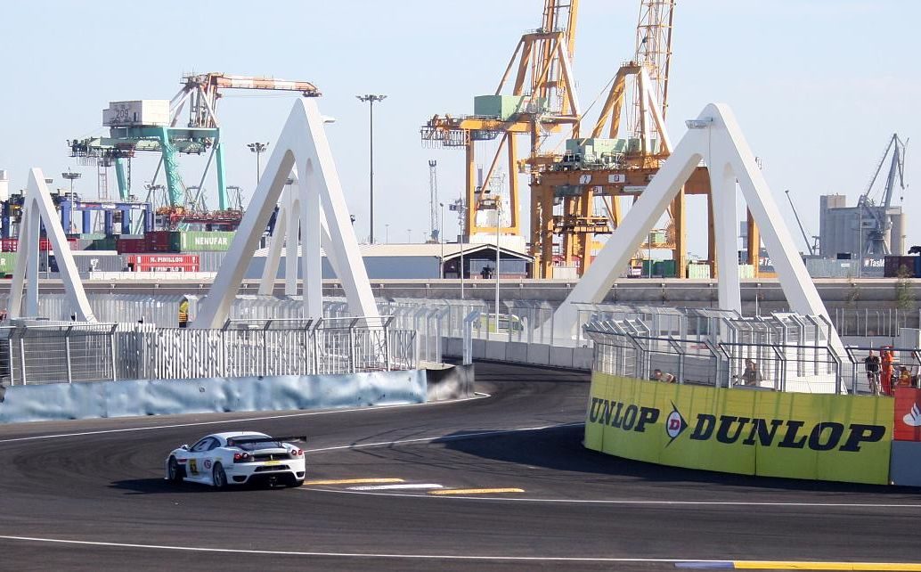 Swing-bridge_Valencia_Street_Circuit.jpg