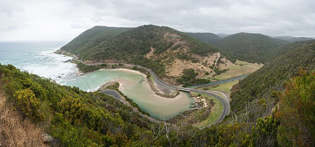 640px-Great_Ocean_Road%2C_Lorne%2C_Australia_-_Feb_2012.jpg