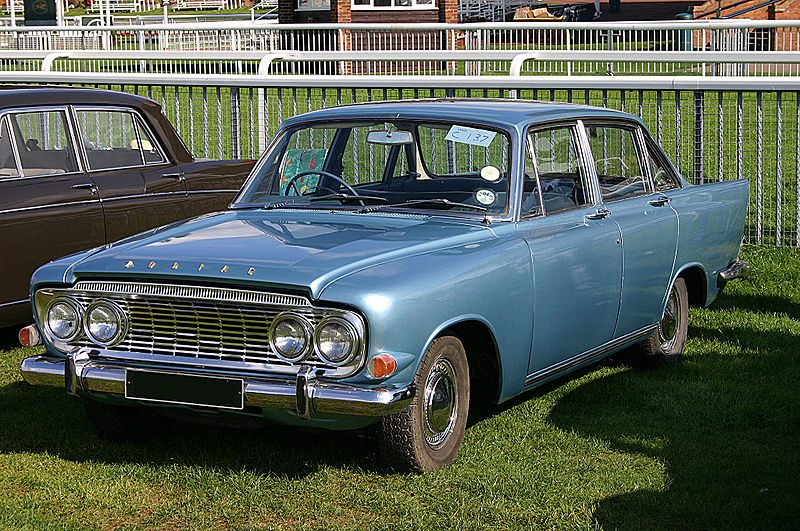 800px-Ford_Zodiac_MkIII_front.jpg