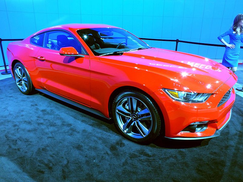 800px-2015_Ford_Mustang.jpg