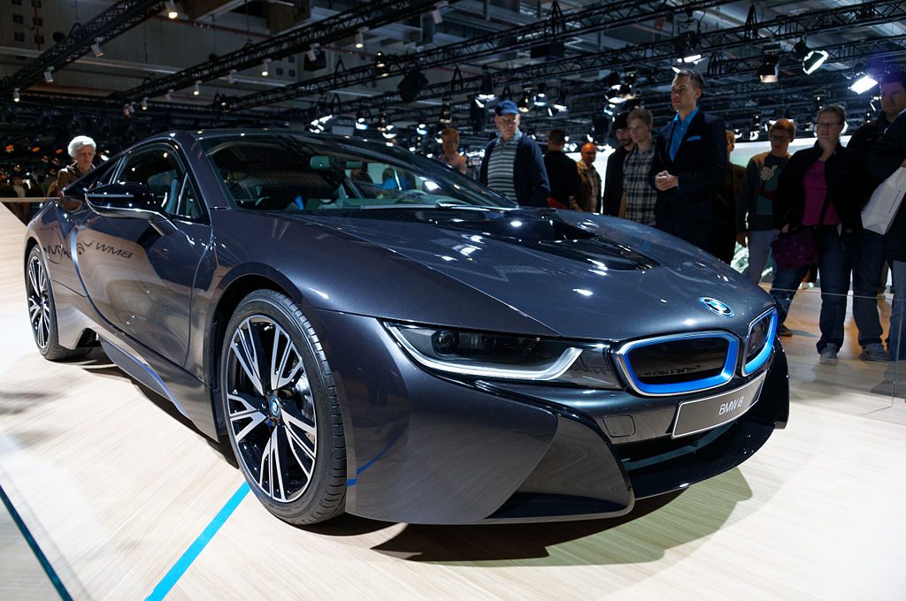 1024px-BMW_i8_IAA_2013_01.jpg