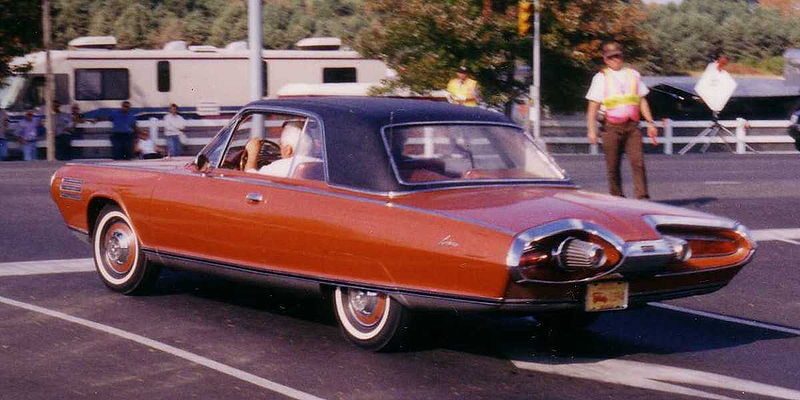 800px-1963_Chrysler_Turbine_in_Hershey_PA.JPG