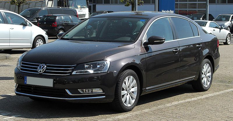 800px-VW_Passat_2.0_TDI_BlueMotion_Technology_Comfortline_%28B7%29_%E2%80%93_Frontansicht%2C_1._Mai_2011%2C_Ratingen.jpg