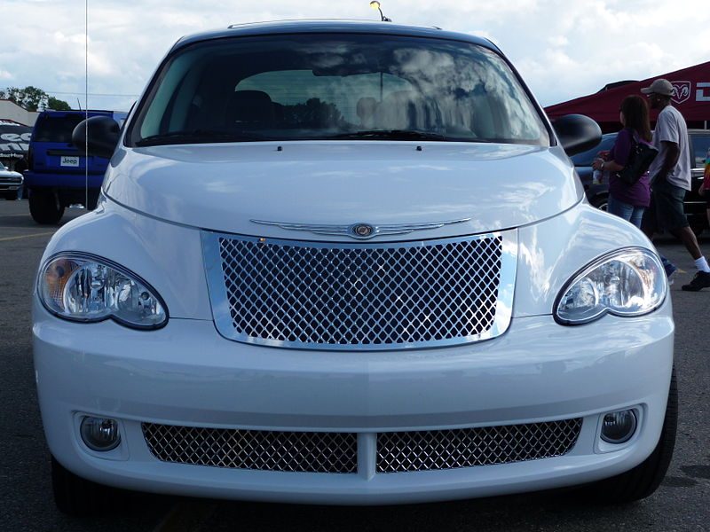 800px-Chrysler_PT_Cruiser_Dream_Cruiser_5_Front.JPG