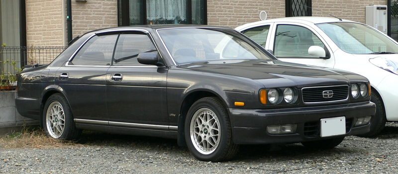 800px-1991_Nissan_Gloria_01.jpg