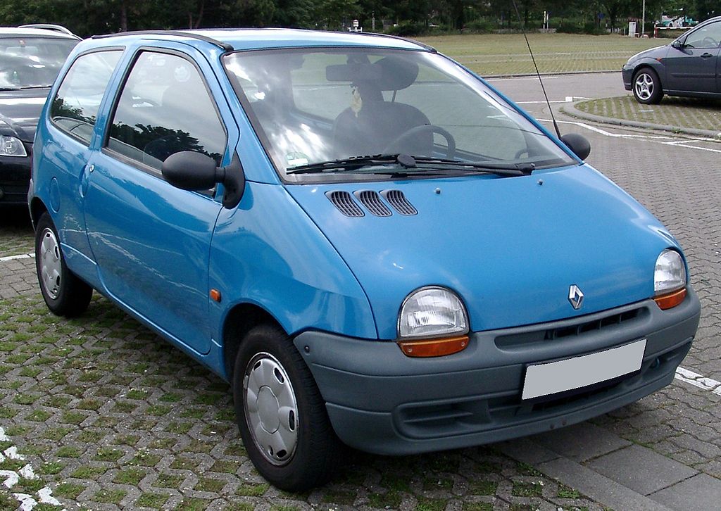 1024px-Renault_Twingo_front_20080709.jpg