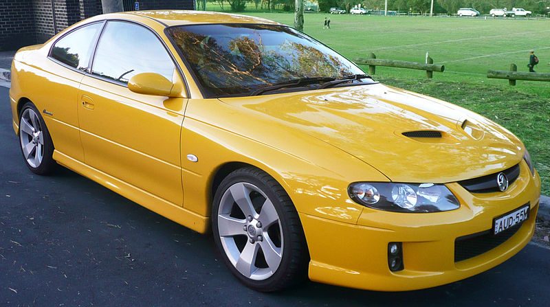 800px-2004-2005_Holden_VZ_Monaro_CV8_coupe_01.jpg