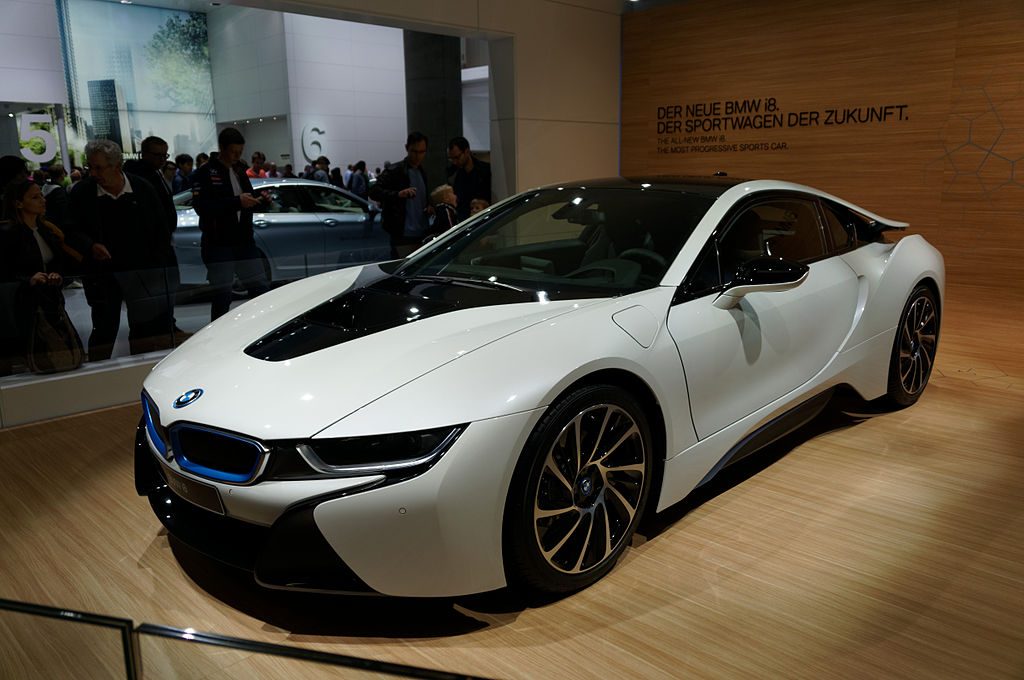 1024px-BMW_i8_IAA_2013_04.jpg