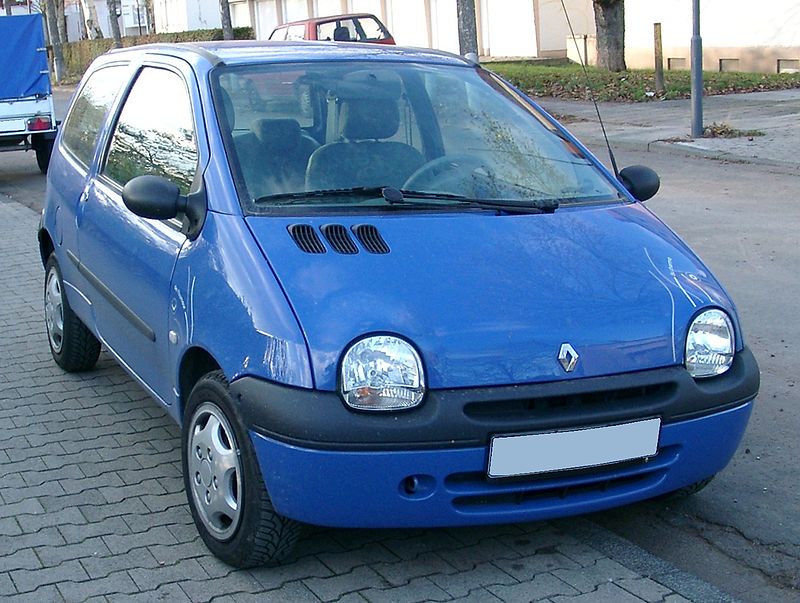 800px-Renault_Twingo_front_20071115.jpg